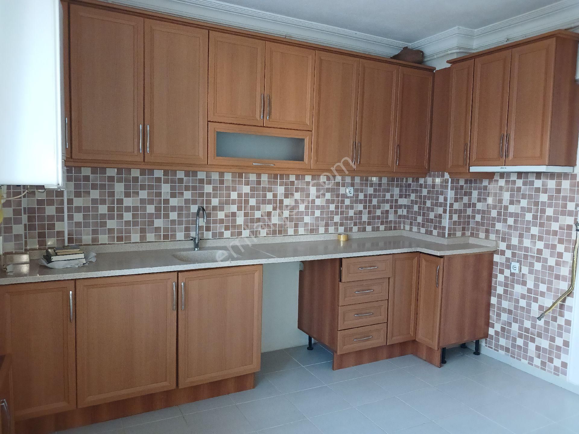 Altıeylül Kasaplar Kiralık Daire CANYAPI'DAN ALTIEYLÜL KASAPLAR MAH 3+1 EBEVEYN BANYOLU 2.KAt ARAKAT DAİRE