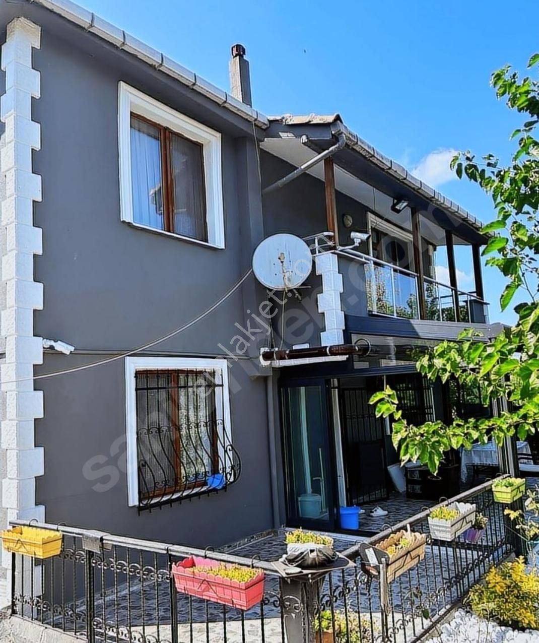 Arnavutköy Yeşilbayır Satılık Villa  Arnavutköy Yeşilbayır'da Fırsat Acil Satılık Villa ve Müştemilat