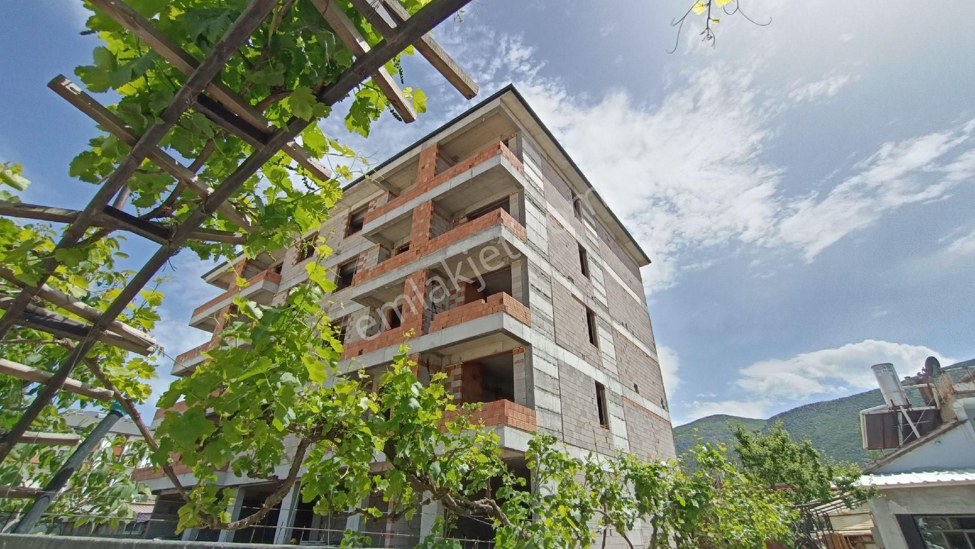 Hastane Yolu Üzeri 1+1 Sıfır Satılık Daire Kombili Mantolu Asansörlü