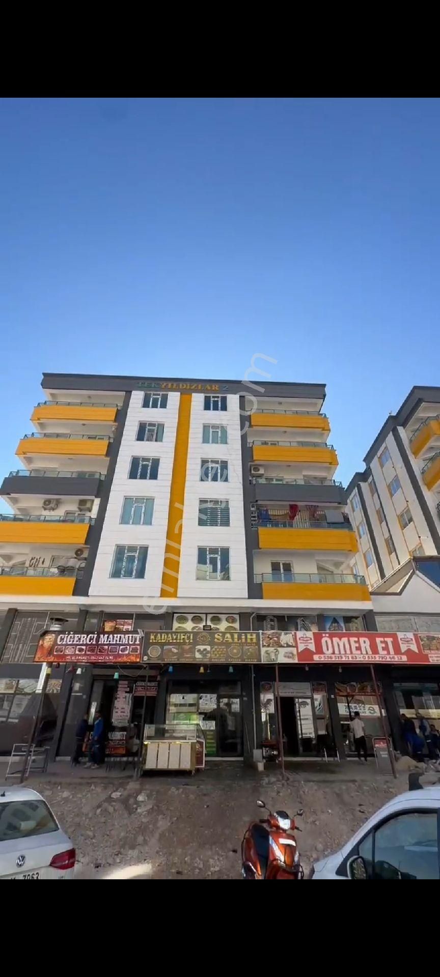 Haliliye Konuklu Kiralık Daire 3 + 1 beşinci kat ana yola bakıyorBrüt 160 net 150 metre² Doğalgazlı İki banyolu 