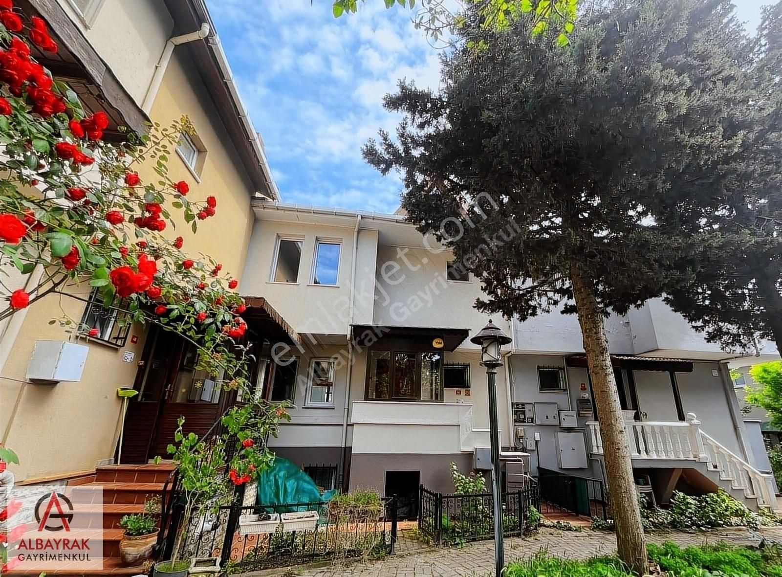 Büyükçekmece Güzelce Satılık Villa Büyükçekmece Güzelce Güzelkent Hukukçular Sitesi Full Tadilatlı Satılık Villa