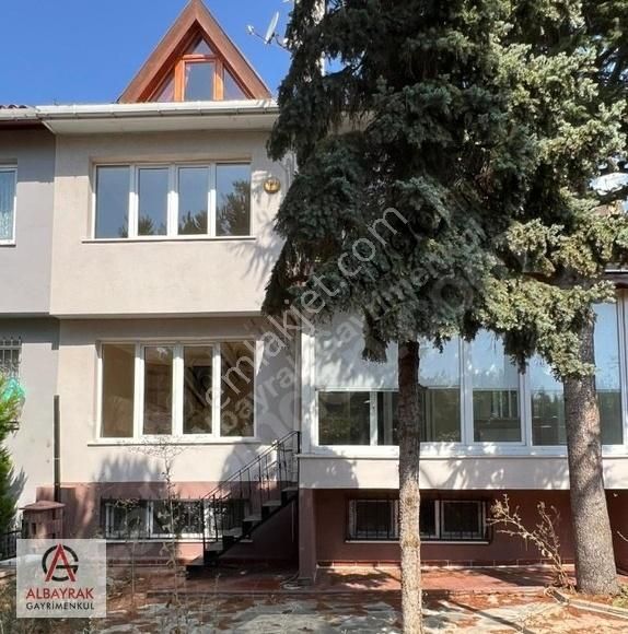 Büyükçekmece Güzelce Satılık Villa Güzelkent - Hukukçular Sitesi - Full Tadilatlı Satılık Villa