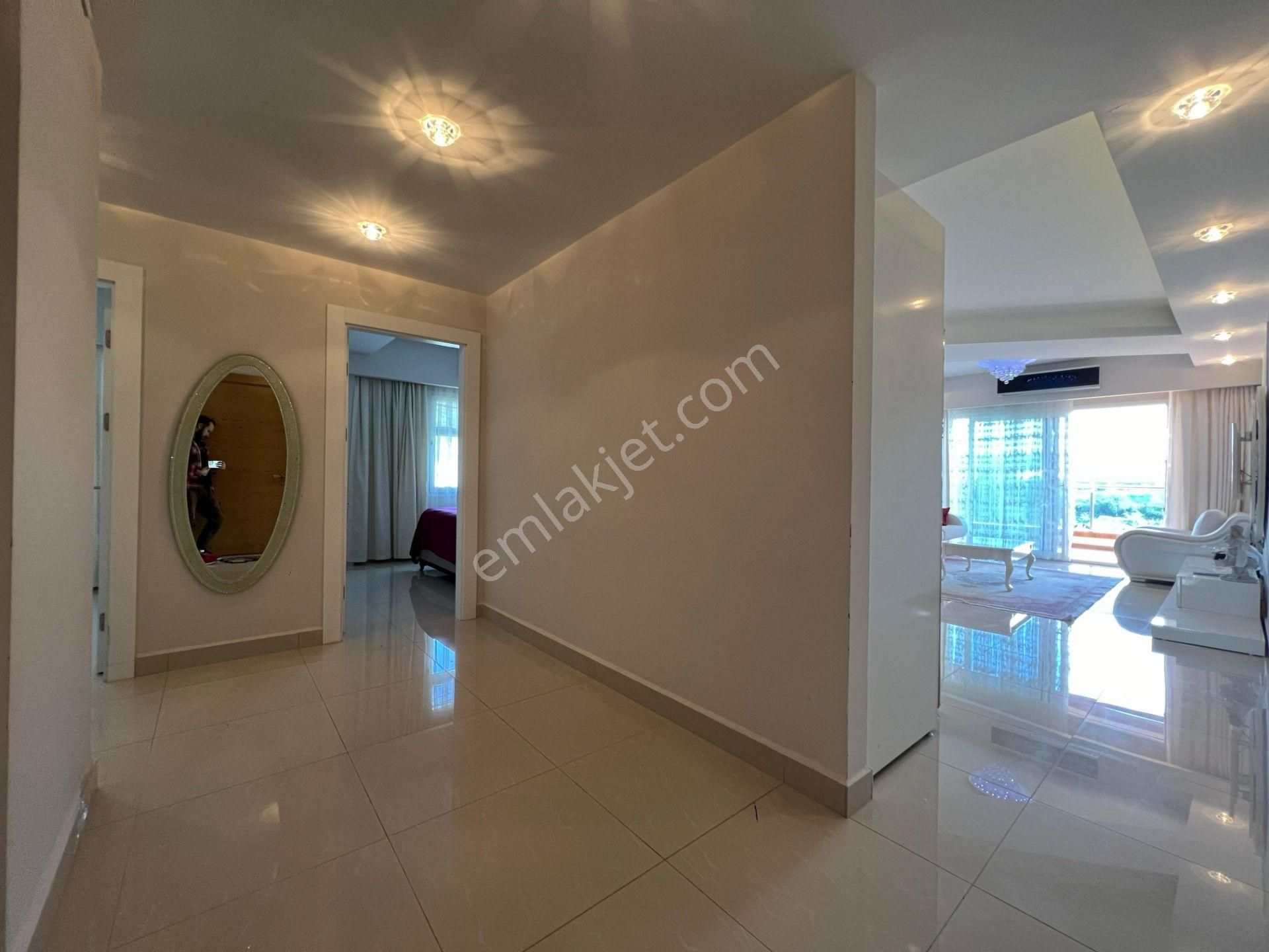 Alanya Azura Park'ta Eşyalı 3+1 Lüks Satılık Daire - Görsel 26