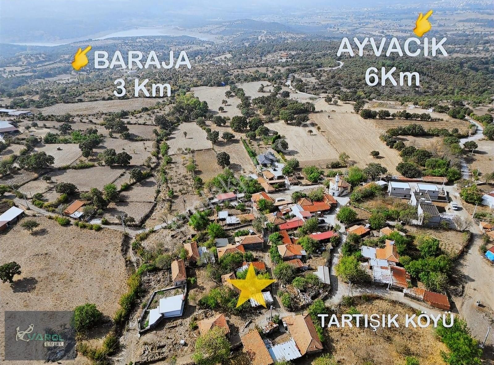 Ayvacık Tartışık Köyü (Yukarı Tartışık) Satılık Müstakil Ev ÇANAKKALE AYVACIK TARTIŞIK KÖYÜNDE 357m² KARGIR EV DAM VE BAHÇE