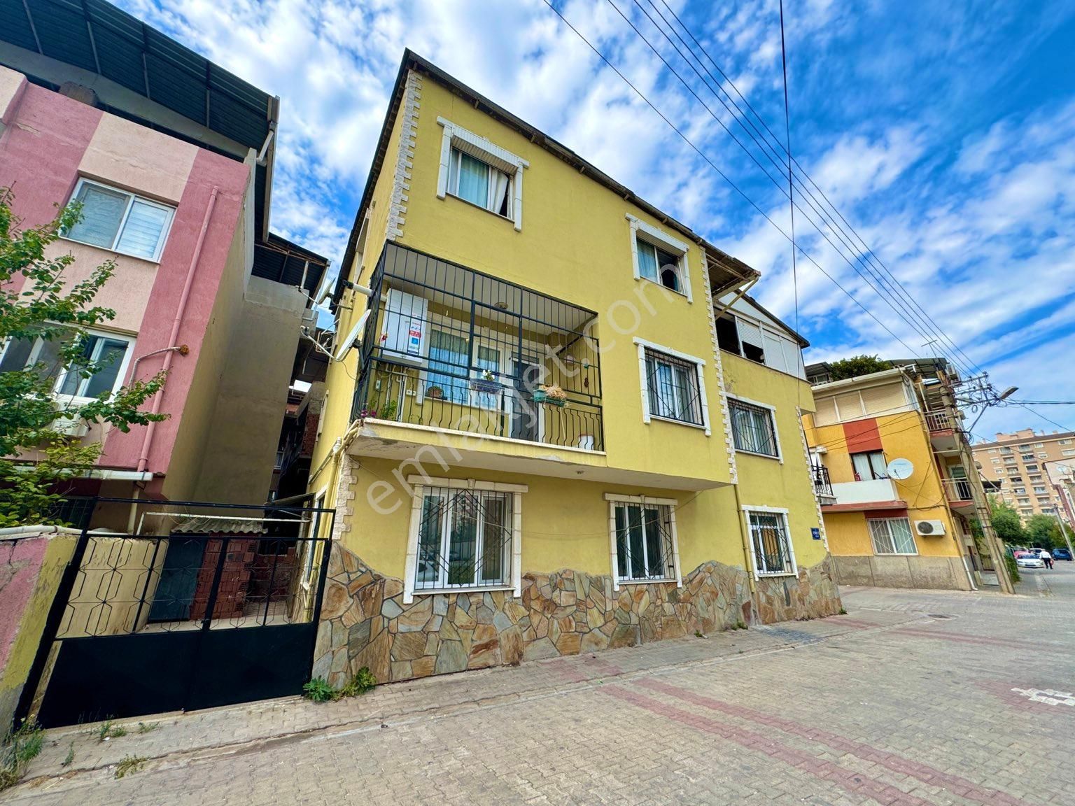 Bayraklı Adalet Satılık Daire  FOLKART VE ADLİYE YAKINI BAHÇELİ 2+1 GENİŞ SATILIK DAİRE