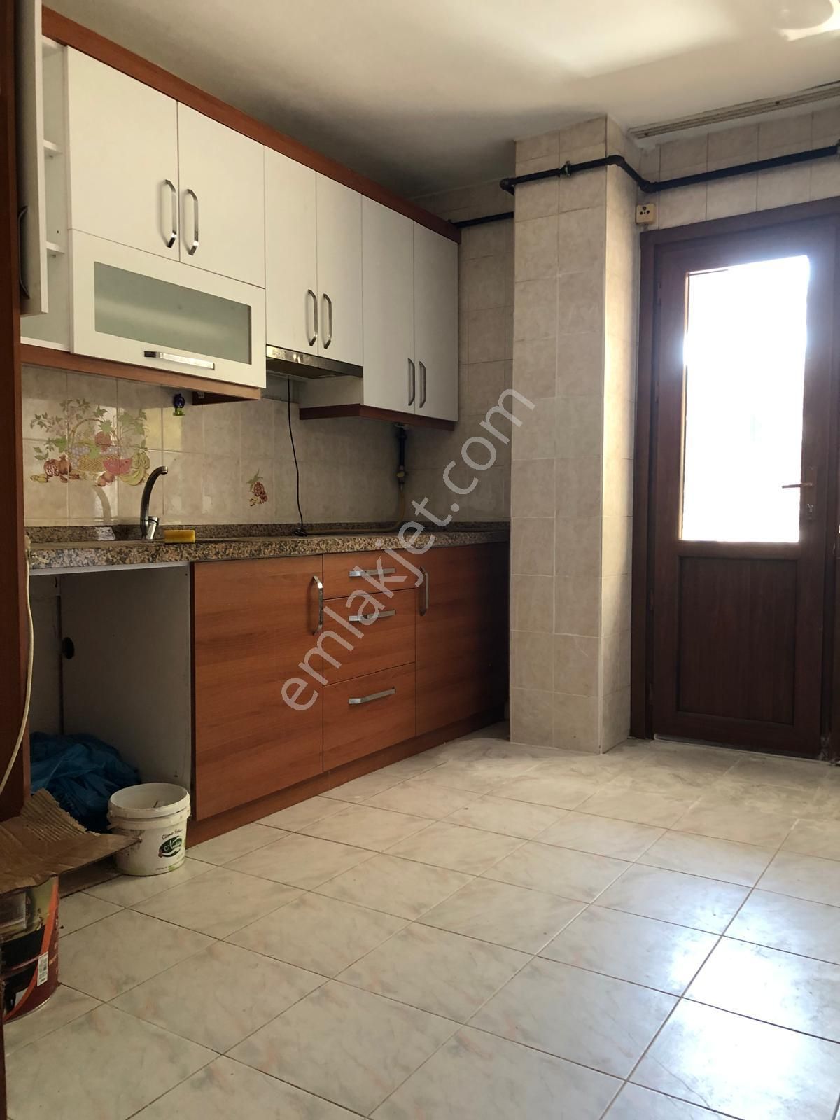 Ümraniye İstiklal Kiralık Daire  Ümraniye Sondurakda 2+1 Kiralık 90M Bakımlı Y Giriş DÜŞEŞ Daire No:117