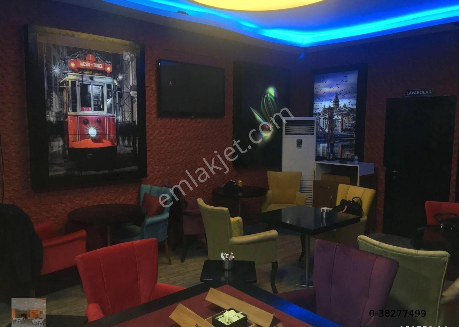 Bahçelievler Şirinevler Satılık Kafe & Bar Tatlılar Gayrimenkul Şirinevlerde Meydan Da İş Hanında 140m2 Satılık Kafe