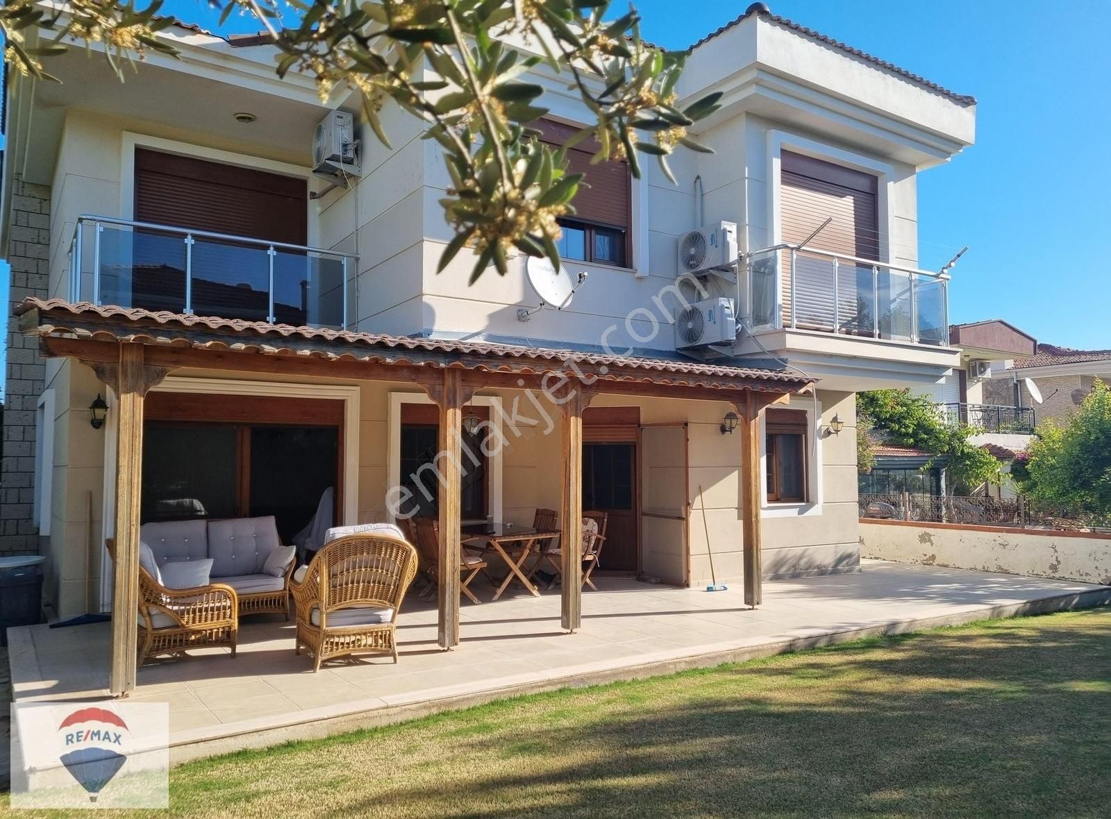 Çeşme Şifne Satılık Villa Çeşme Şifne'de Denize Çok Yakın Villa