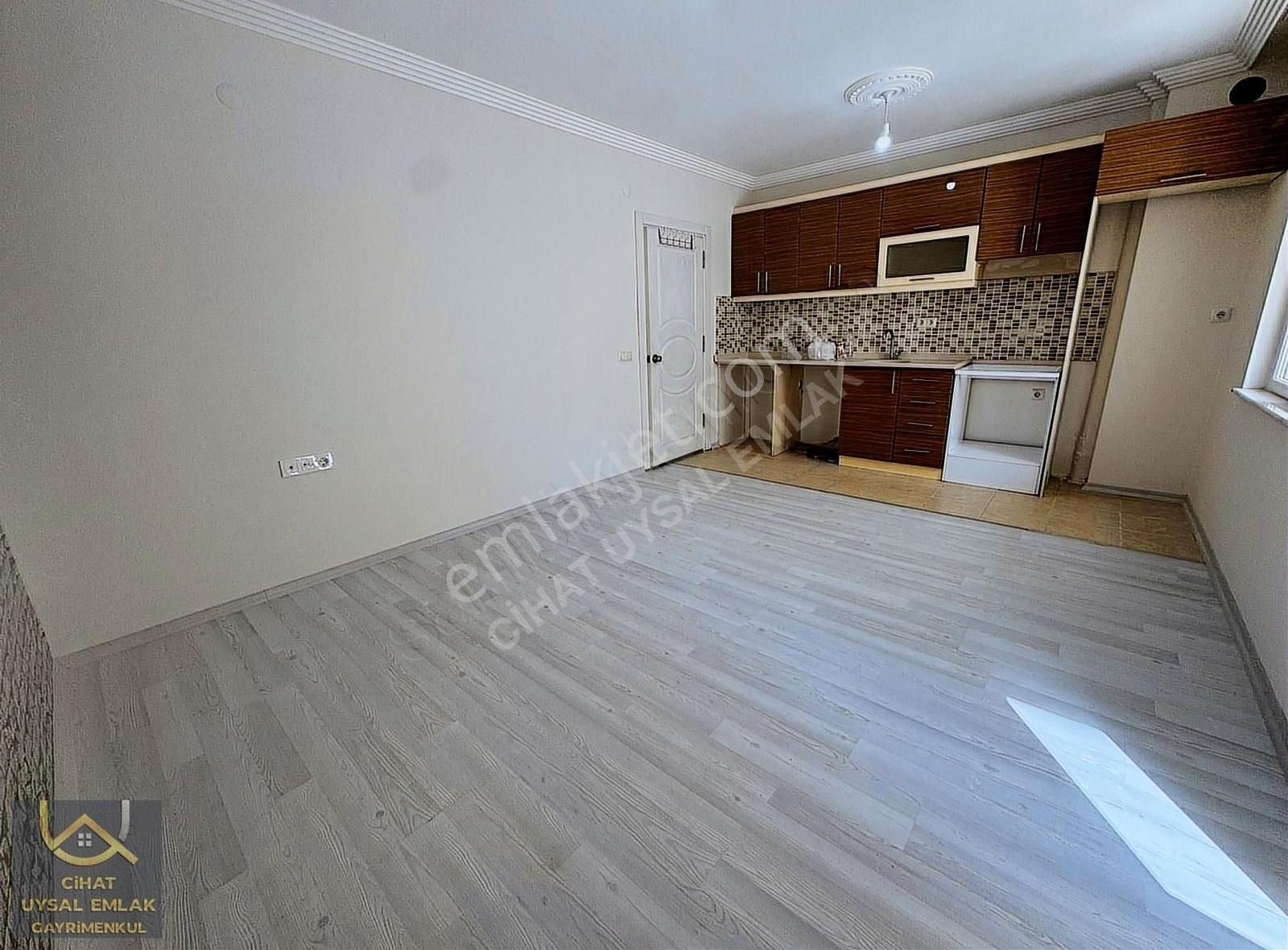 Muratpaşa Muratpaşa Kiralık Daire MURATPAŞA MAH. 2+1 90 M2 KATTA OTOPARKLI ARAKAT KİRALIK DAİRE