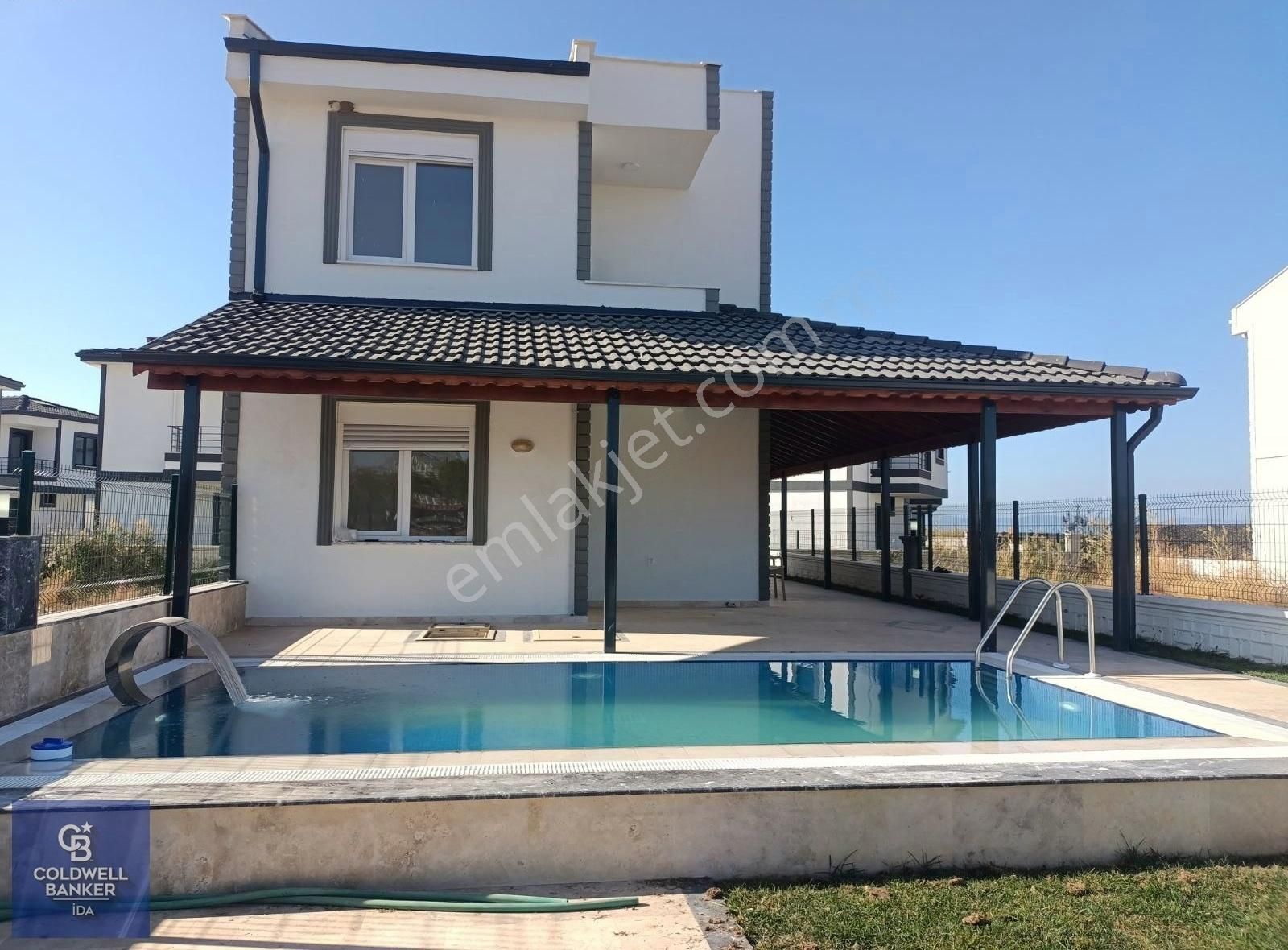 Ayvalık Altınova Satılık Villa Ayvalık Altınova' da Satılık 4+1 Havuzlu Villa