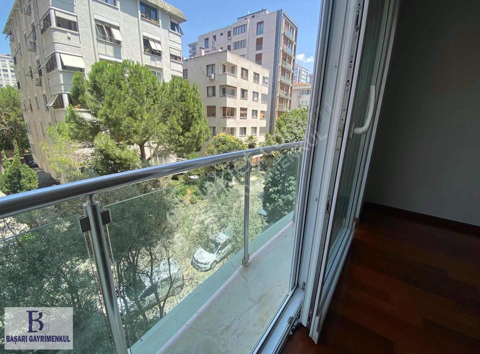 Kadıköy Erenköy Satılık Daire BAŞARI CADDEBOSTAN ETHEMEFENDİ'DE 125 M2 3+1 BOŞ EBEVEYN BANYOLU