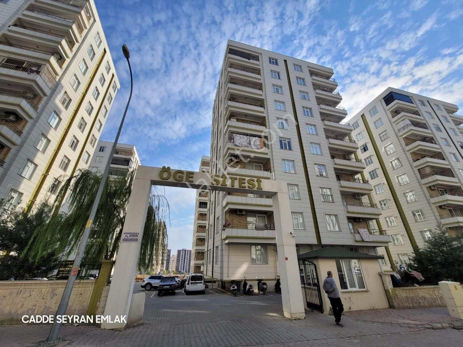 Karaköprü Seyrantepe Satılık Daire CADDE SEYRANDAN SATLIK 3+1/ 165 M2 ARA KAT