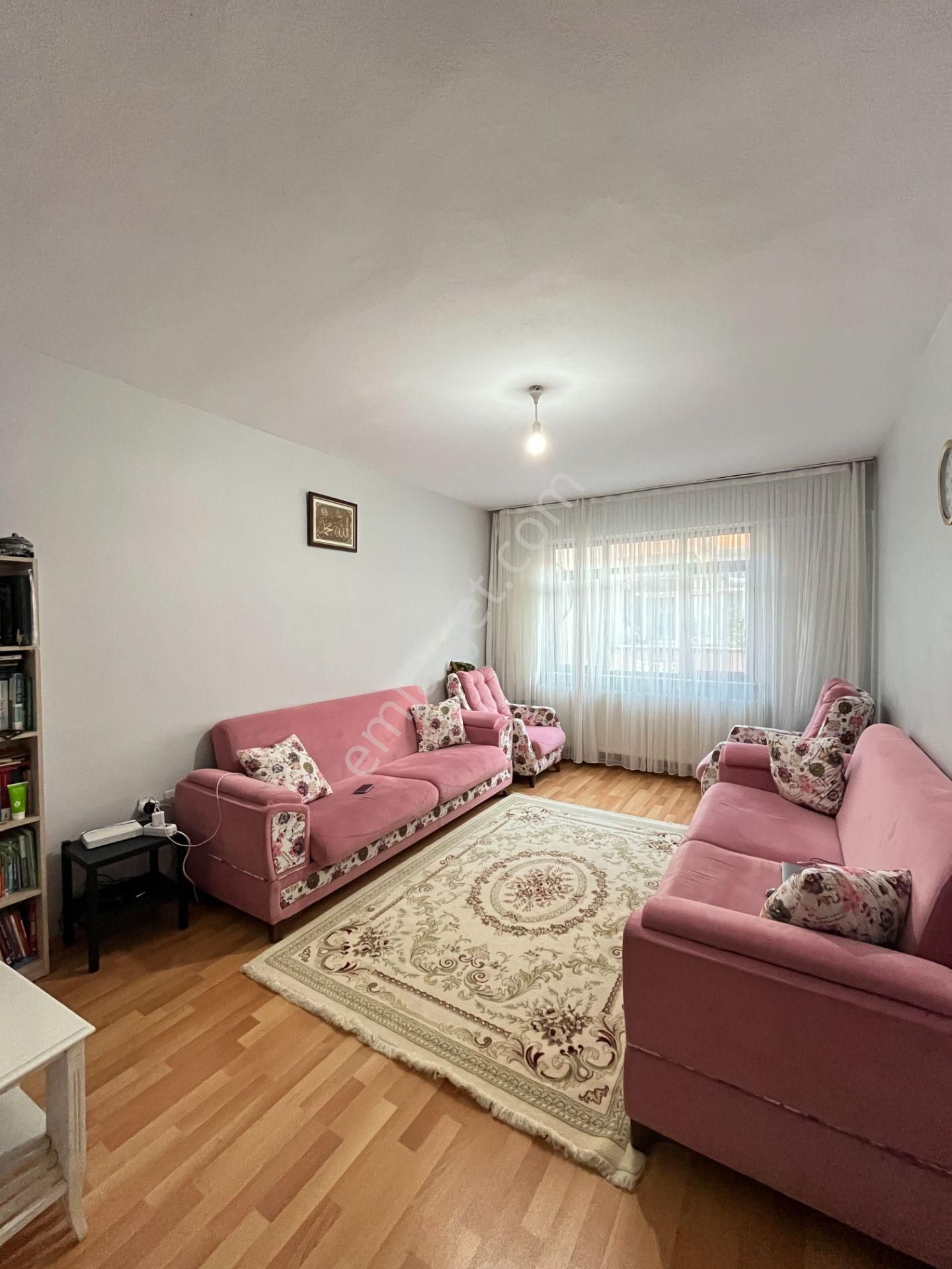 Zeytinburnu Seyitnizam Satılık Daire  MERHABA EMLAK'TAN SEYİTNİZAM'DA HARİKA KONUMLU 2+1 SATILIK DAİRE