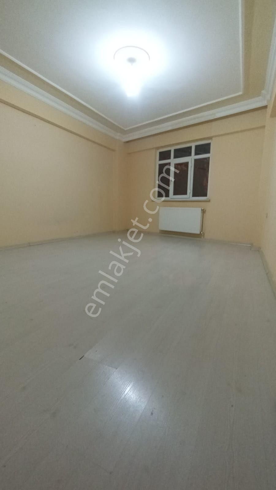 Esenyurt Çınar Kiralık Daire CADDEYE YAKIN GENİŞ KULLANIŞLI DAİRE