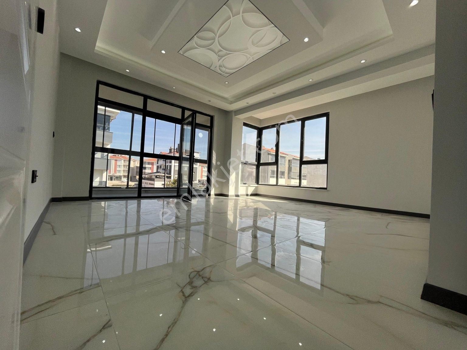 Odunpazarı Emek Satılık Daire  EMEK MAH. ALBAYRAK BULVARI YAKINI 3+1 140M2 LÜKS DAİRE