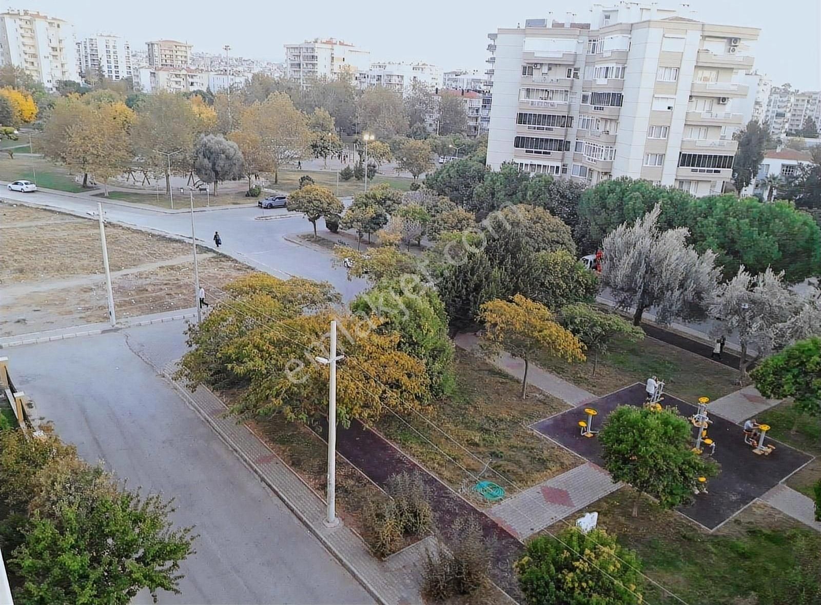 Bayraklı Bayraklı Satılık Daire PARK ÇEPHELI ÖNÜ AÇIK SİTE İÇERİSİNDE FERAH DAİRE