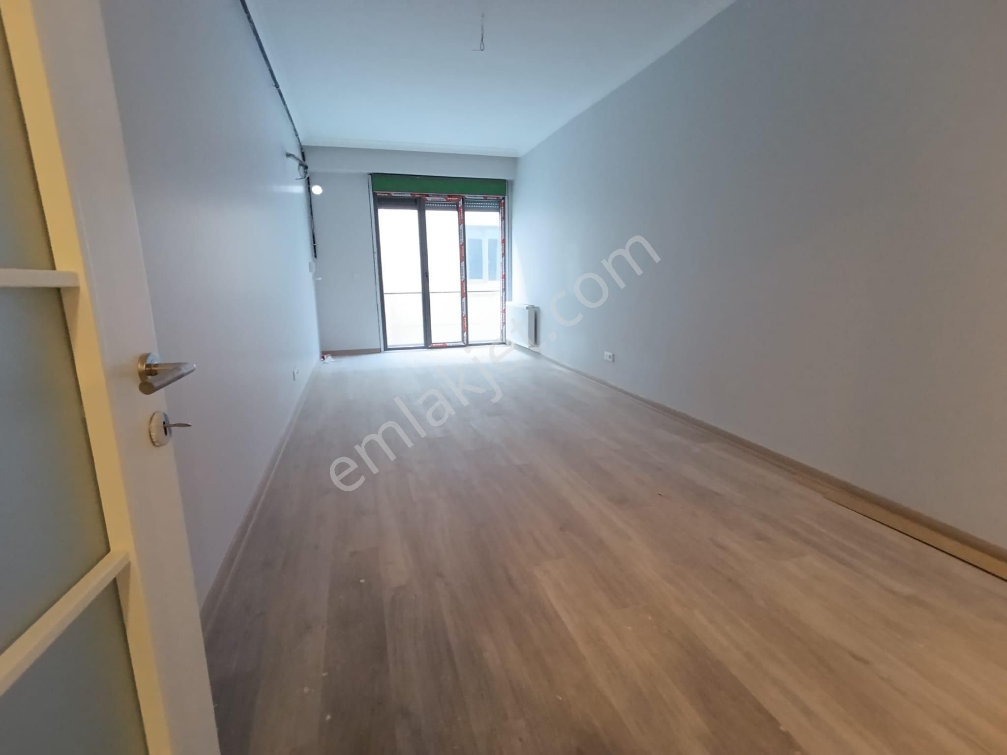 Maltepe Çınar Kiralık Daire  KEMALİST GAYRİMENKUL'DEN KÜÇÜKYALI SAHİLDE 2+1 SIFIR DAİRE3.KATTA