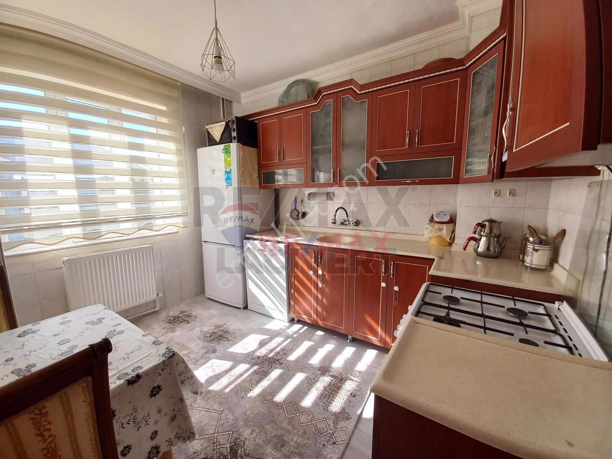 Palandöken Adnan Menderes Satılık Daire Re/max Lacivert'ten Yenişehir'de Satılık 3+1 Daire