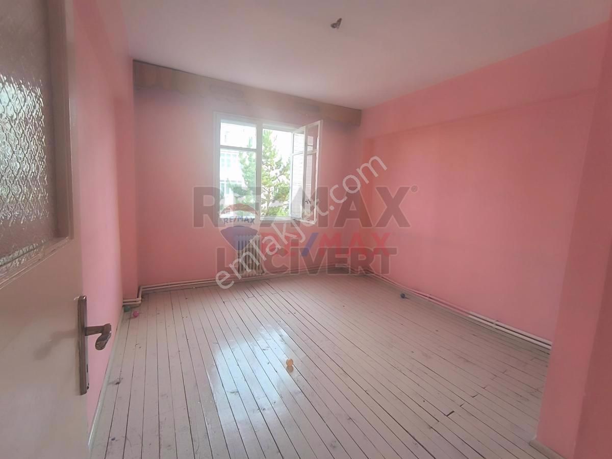 Palandöken Hüseyin Avni Ulaş Kiralık Daire Re/max Lacivert'ten Yıldızkent'te Kiralık 3+1 Daire