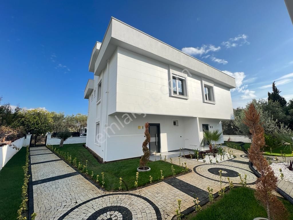 Edremit Güre Satılık Villa  AKÇAY ARAS EMLAKTAN GÜREDE 5+1 MUHTEŞEM VİLLALAR