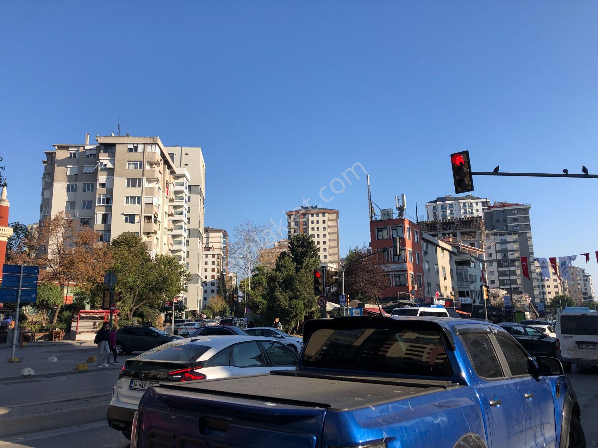 Kadıköy 19 Mayıs Satılık Dükkan & Mağaza  MİNİBÜS CADDESİ ÜZERİNDE KURUMSAL KİRACILI DÜKKAN.