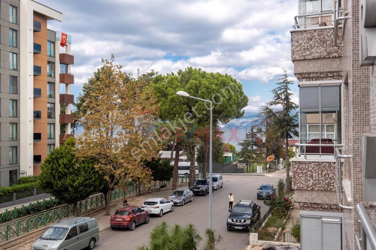 Mudanya Halitpaşa Satılık Daire Remax Area dan Deniz Manzaralı Ara Kat Satılık 3+1 Daire