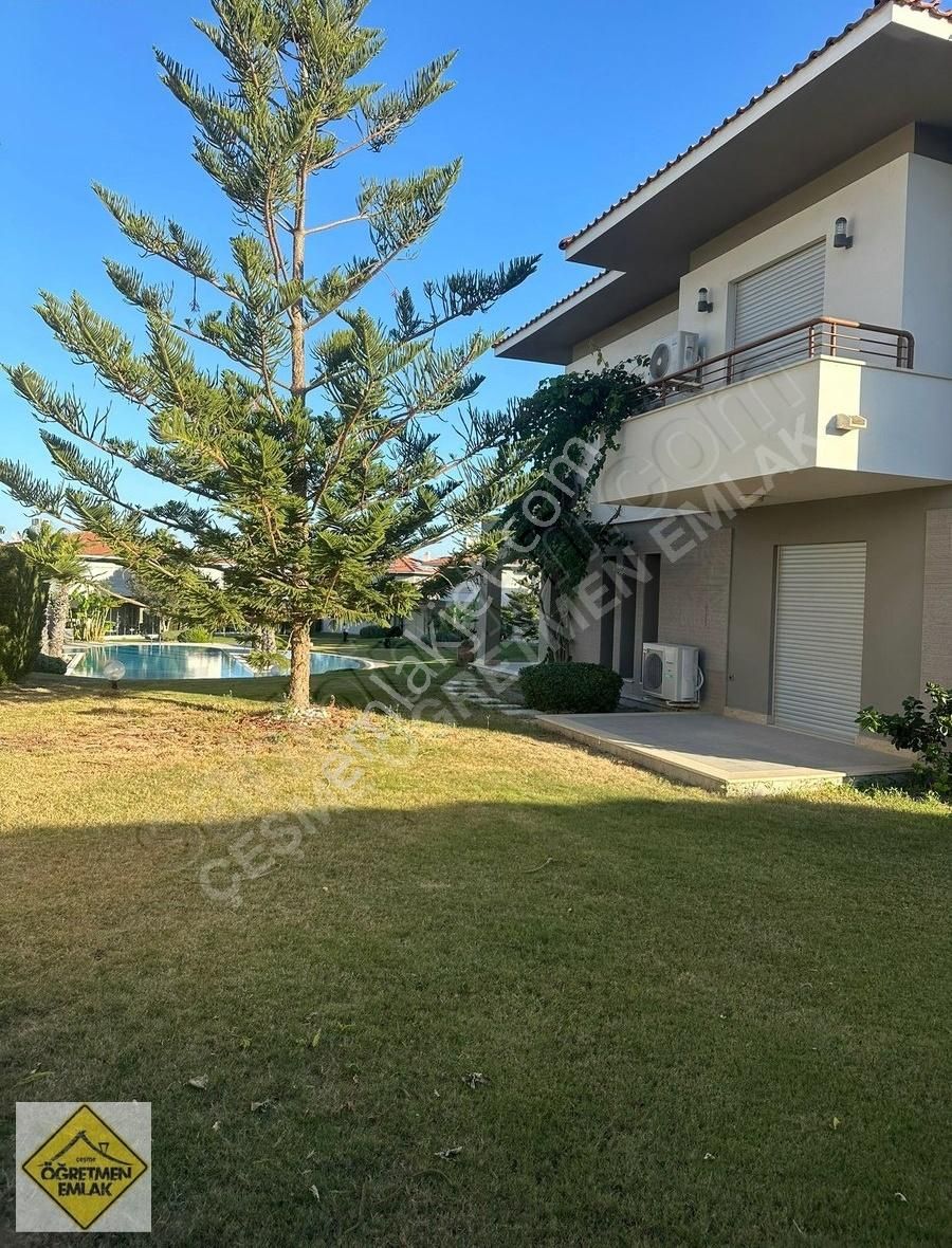 Çeşme Merkezi Konumda Elit Bir Site Tam Müstakil Keyifli Yazlık - Görsel 4