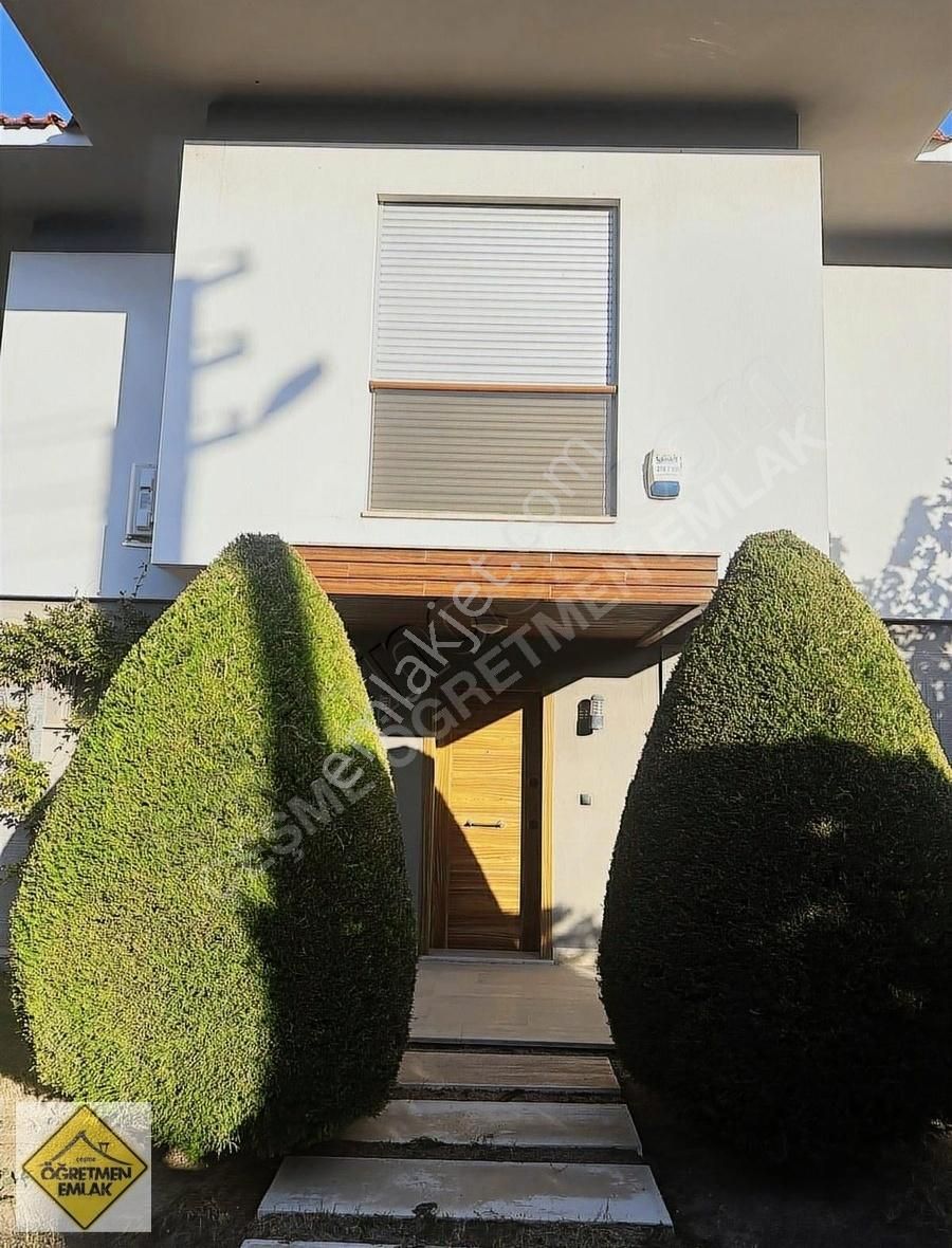 Çeşme Merkezi Konumda Elit Bir Site Tam Müstakil Keyifli Yazlık - Görsel 10