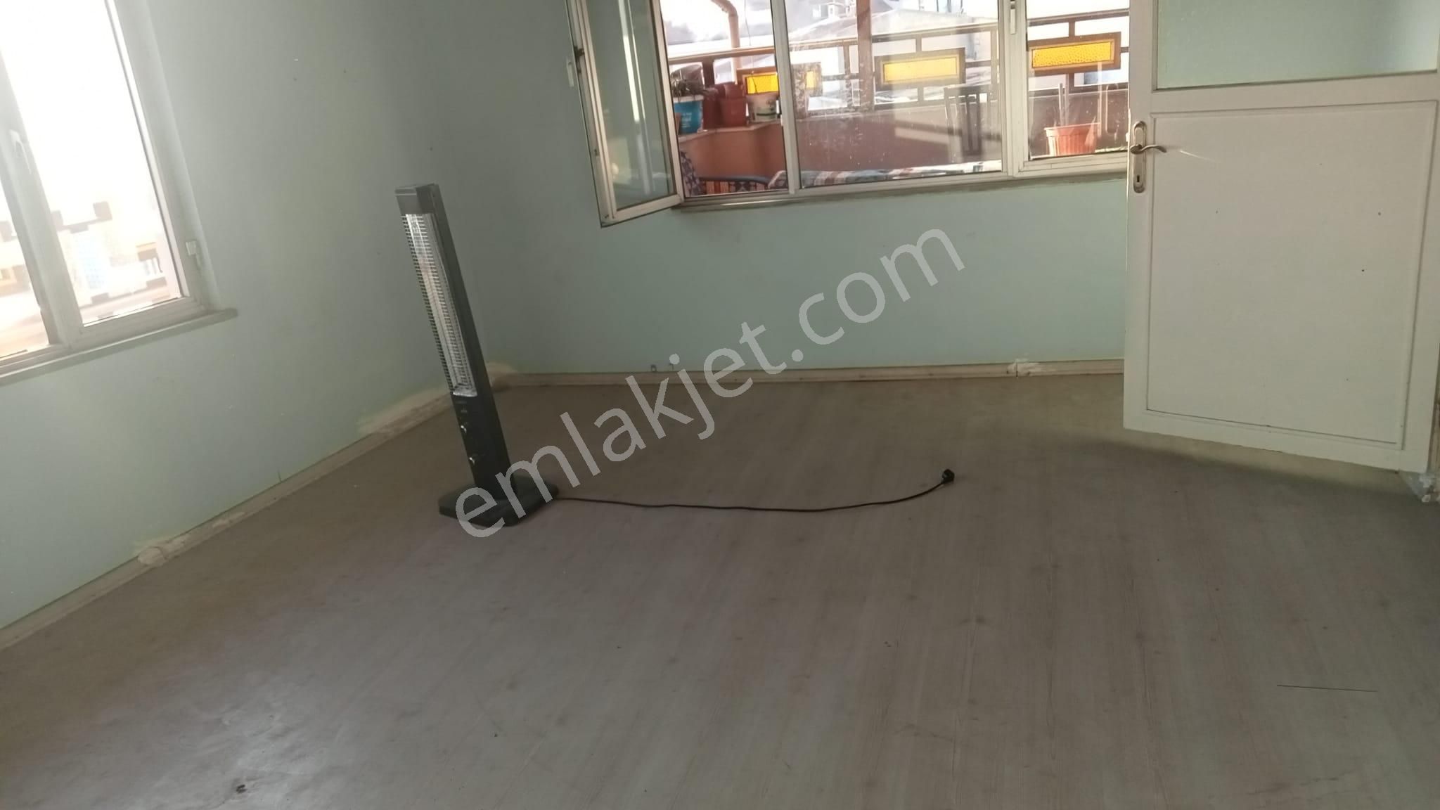 Bayrampaşa Altıntepsi Kiralık Daire  BAYRAMPAŞA ALTINTEPSİ 1+1 65 M2 ÇATI KATI DOĞALGAZ SOBALI BALKON MEVCUT