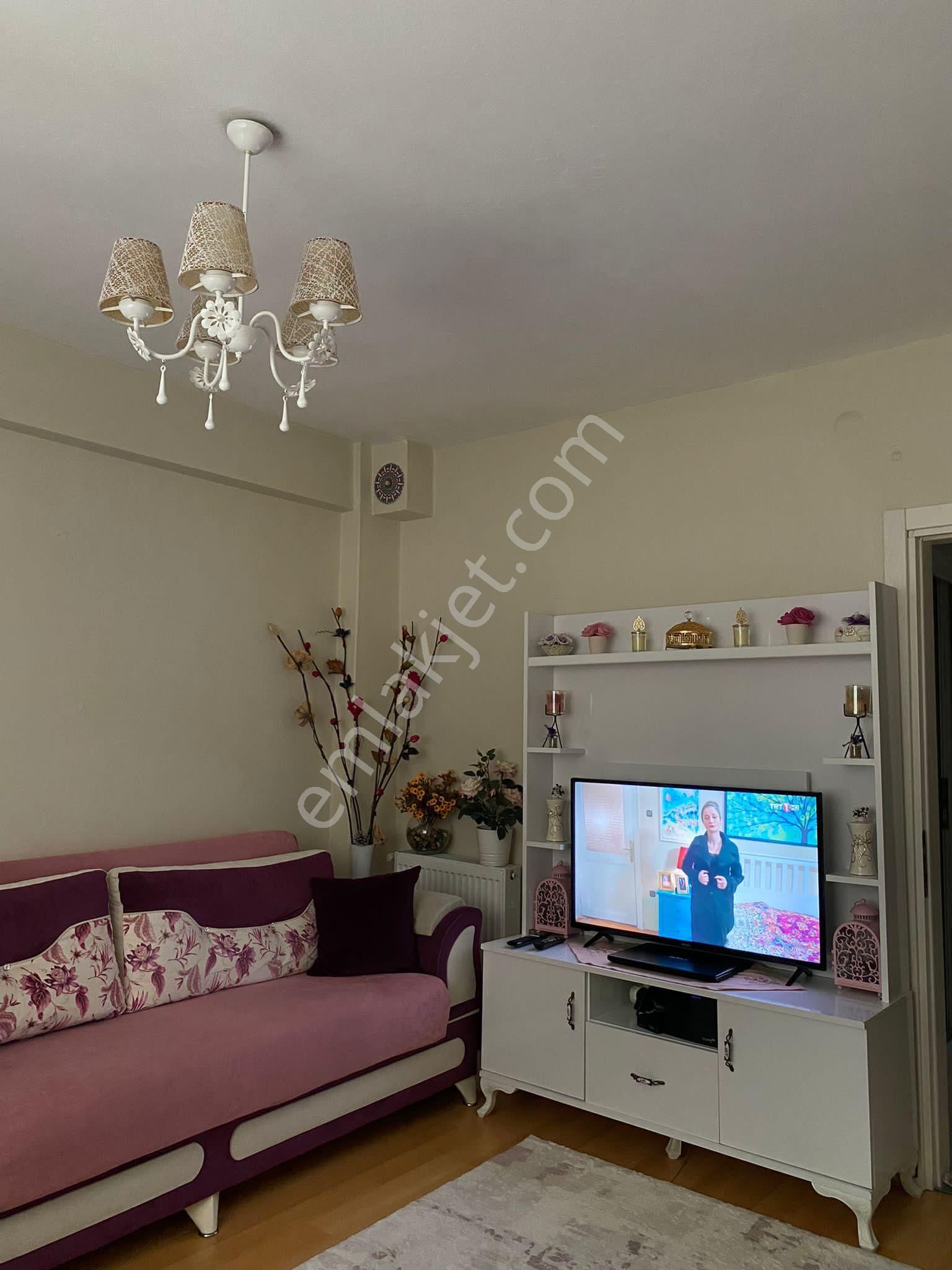 Bayrampaşa Terazidere Kiralık Daire  BAYRAMPAŞA TERAZİDERE 2+1 DOĞALGAZ KOMBİLİ 80 M2 BALKON MEVCUT KOT 1 DAİRE