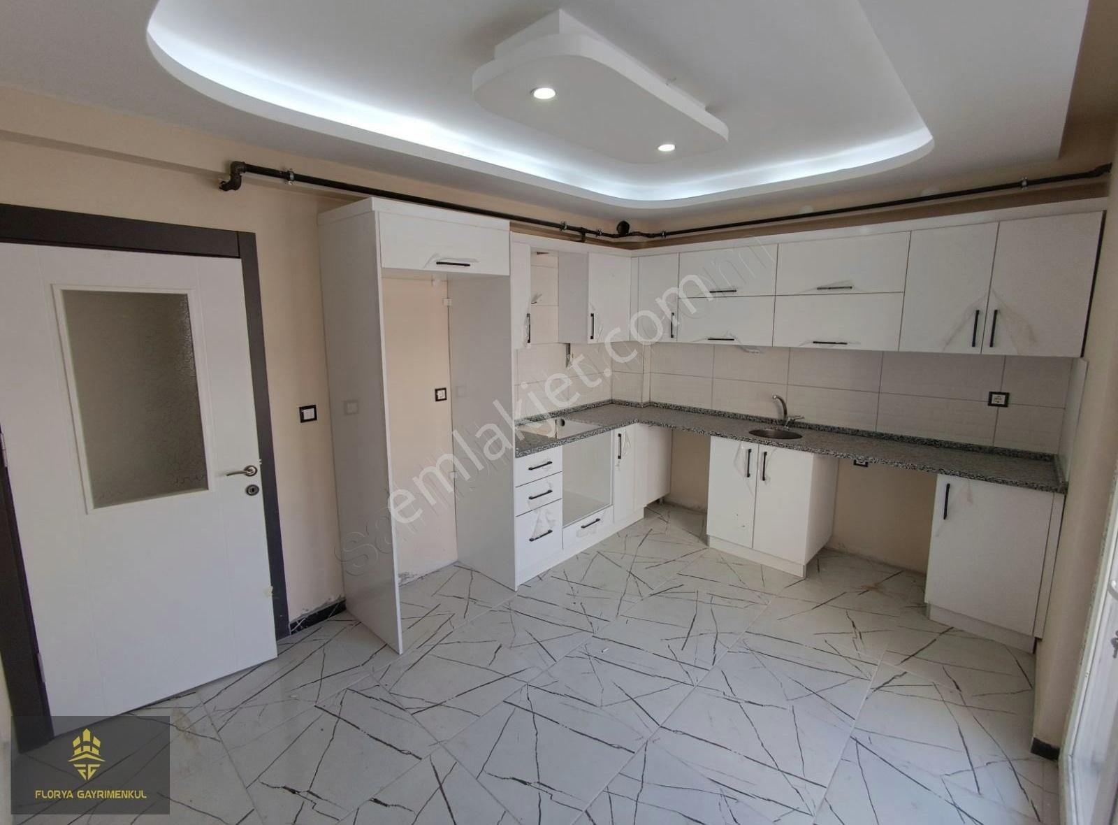 Odunpazarı 71 Evler Satılık Daire FLORYA'DAN 71 EVLER MERKEZDE SATILIK İSKANLI 3+1 DAİRE