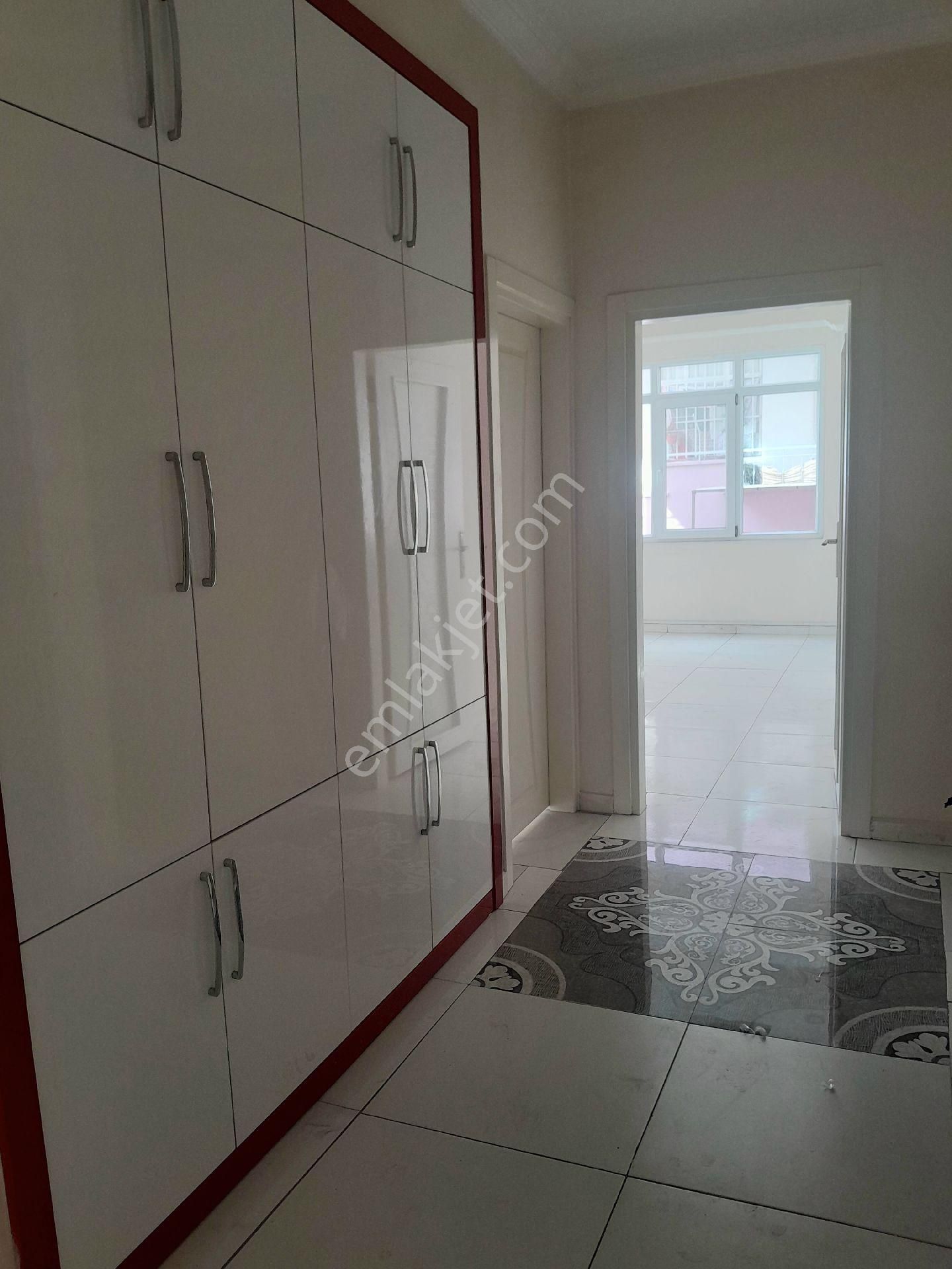 Manavgat Bahçelievler Kiralık Daire Demokrasi Bulvarın da 3+1 Kiralik Daire 