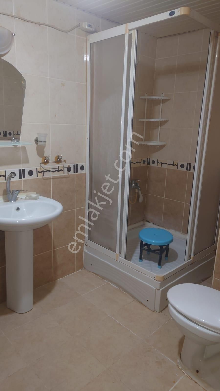 Alanya Tosmur Kiralık Residence  7261-11,500 TL ALANYA TOSMURDA 1+1BOŞ DAİRE KİRALIKTIR ALIŞ VERİŞ MERKEZİ HAVUZLU ÇÖP ALIMMLI BİNA