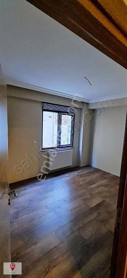 Üsküdar Kısıklı Satılık Daire Üsküdar Kısıklı'da satılık 4 yıllık iskanlı 1.kat 3+1 yeni daire