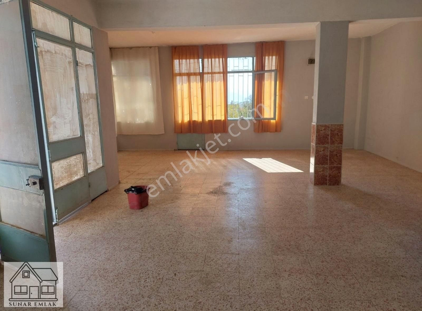 Bayraklı Onur Kiralık Depo SUNAR'dan BAYRAKLI YAMANLAR MAH,CADDE VE OTOBAN YAKINIDIR 70M2