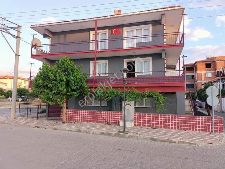 Soma Atatürk Satılık Müstakil Ev SOMA GÜVENLER EMLAKTAN PRESTİJ CADDESİ 3 KATLİ SİCAK SULU SATİLİKK MUSTAKİL EV