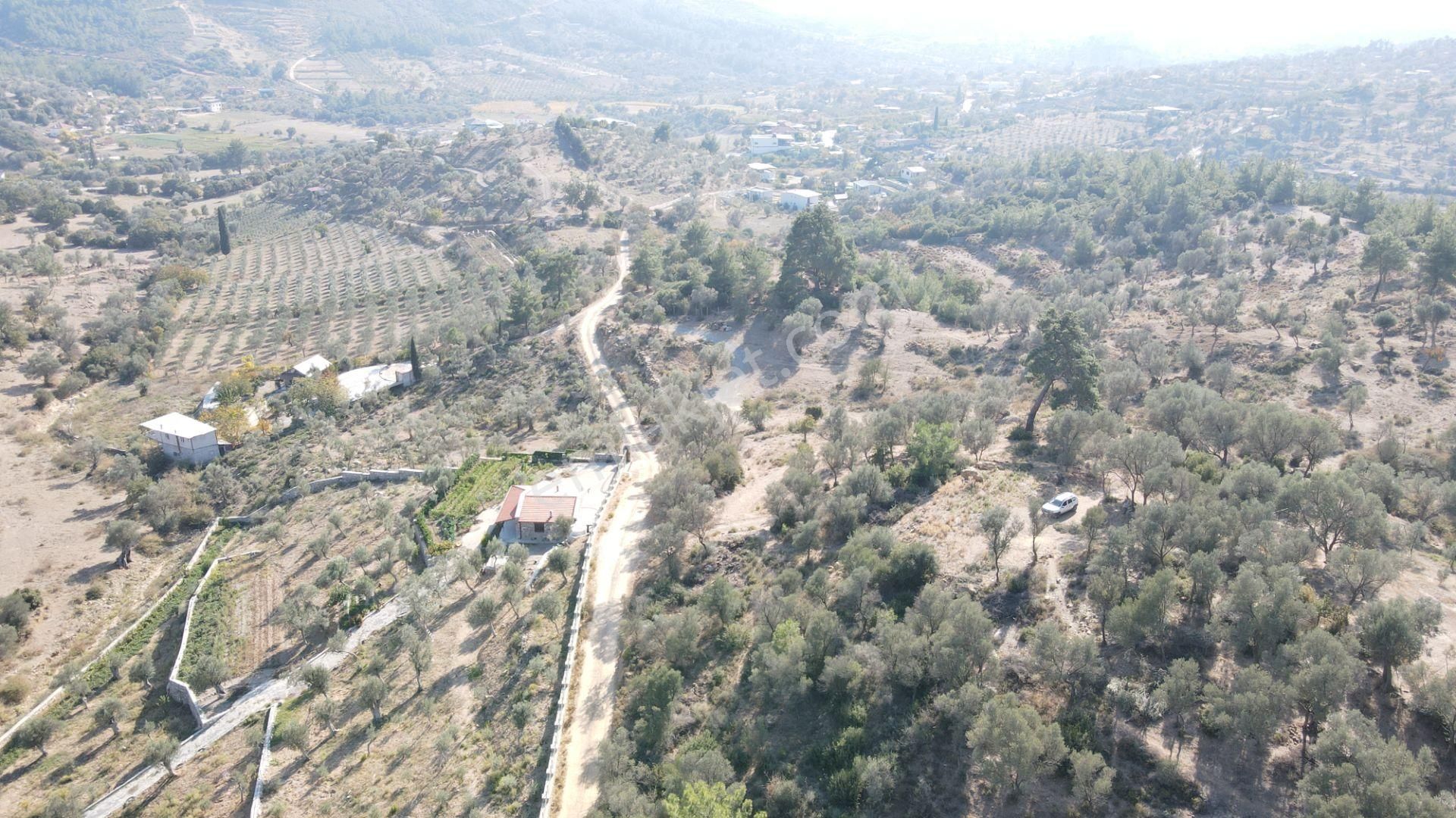 Orhanlı'da Satılık Tek Tapu 3.725 M2 Manzaralı Elektrik Suyu Olan Bahçe - Görsel 2