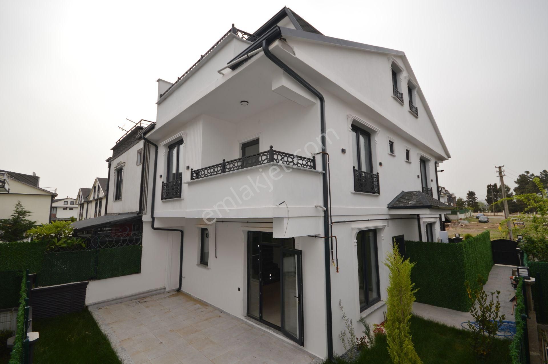 Kocaali Yalı Satılık Villa  SAKARYA KOCAALİ DE TAMDA BAHÇE SEVENLERE UYGUN 3+1 VİLLA