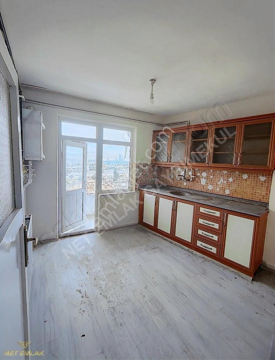 Niğde Merkez Kale Kiralık Daire Net Emlak'tan Çarşıya Yürüme Mesafesinde Kiralık Daire