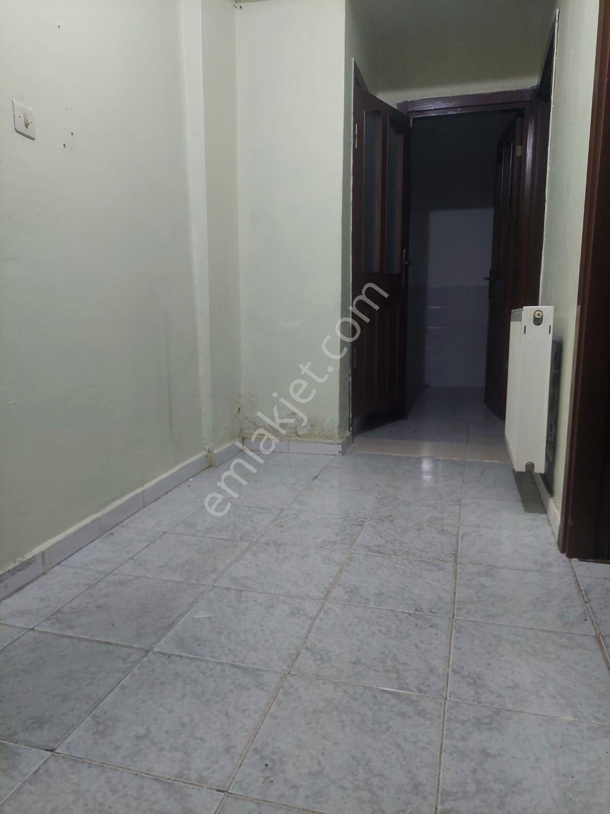 Ümraniye İstiklal Kiralık Daire Ümraniye İstiklal Mahallesi talatpaşa Caddesi üzerinde yabancı ya bekara uygun fiyatlı Kiralık daire