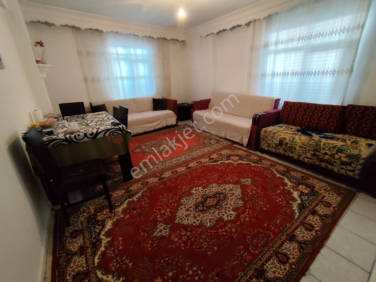 Küçükçekmece Kanarya Satılık Daire  KELEPİR 2+1 DAİRE