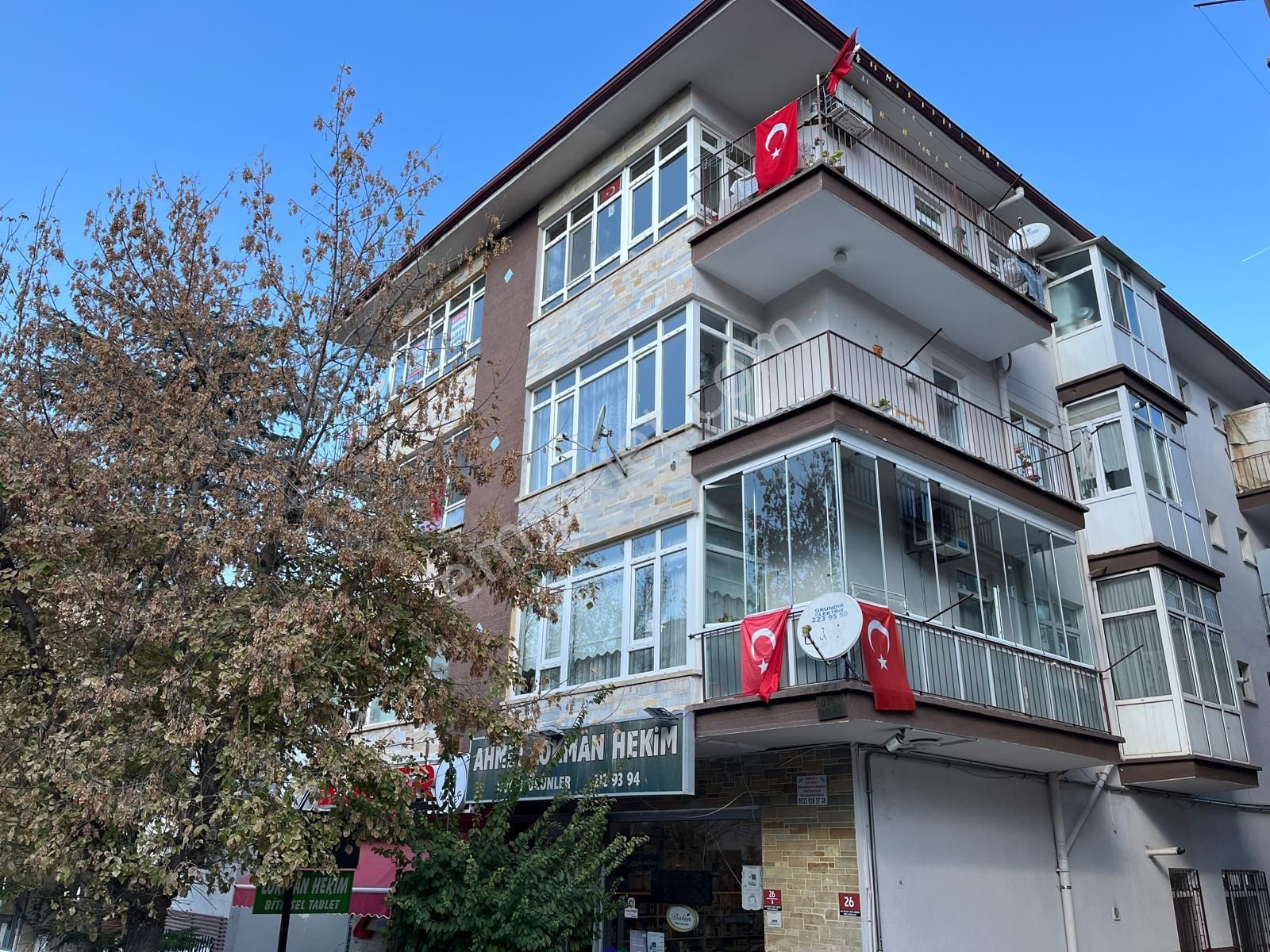 Çankaya Emek Kiralık Daire  SBELL'DEN EMEK'TE CADDE ÜZERİ,METRO YAKINI,BAKIMLI,GENİŞ 1+1