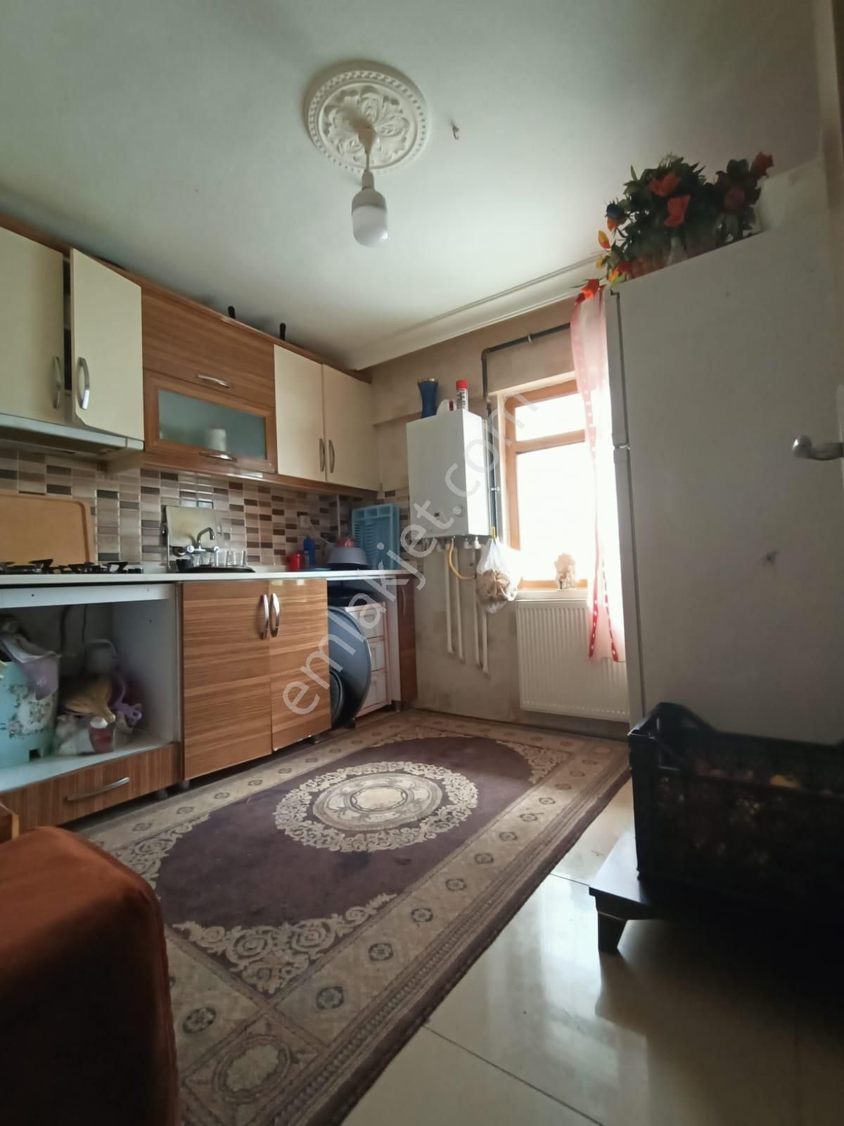 Keçiören Bağlarbaşı Satılık Daire  (916) ÇAVDEMDEN BAĞLARBAŞI BURSA CADDESİ YAKINI 3+1 GİRİŞ DAİRE