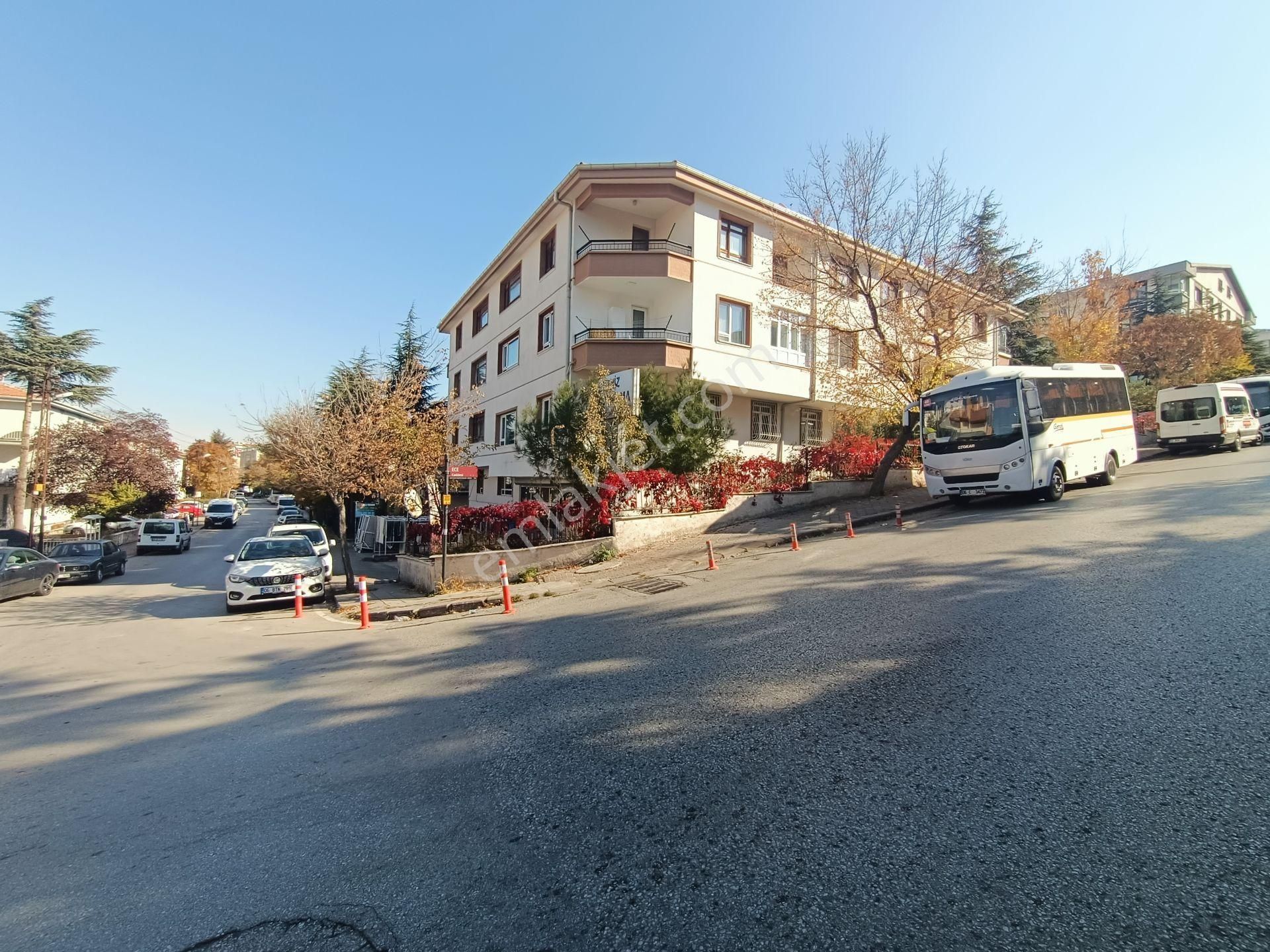 Çankaya Şehit Cevdet Özdemir Kiralık Daire  ASYAPIDAN 3+1 100m2 AİLEYE BEKARA BALKONLU LÜKS KOMBİLİ