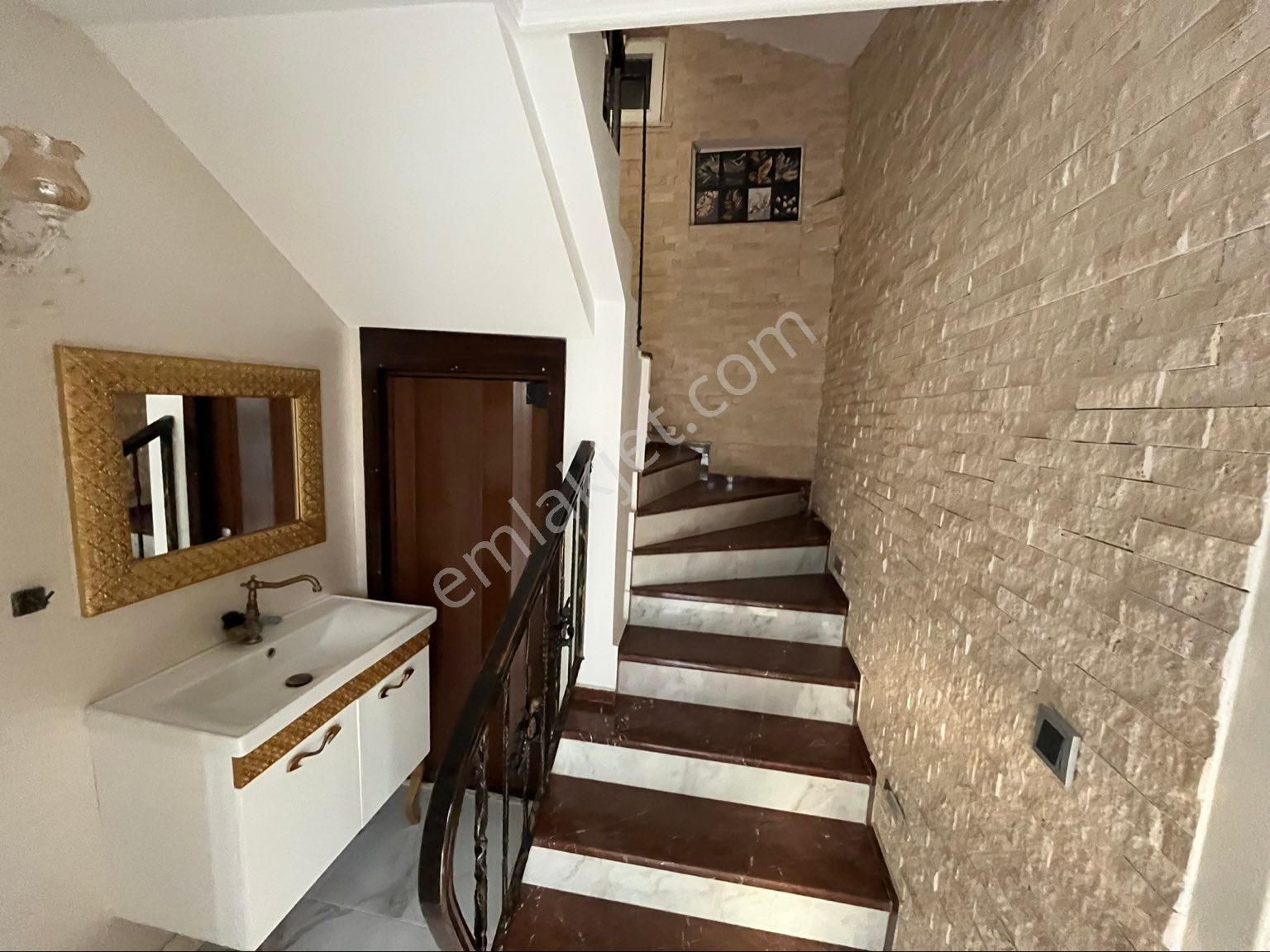 Miray Emlaktan Yeşil Mahallede Kiralık Tripleks Daire - Görsel 7