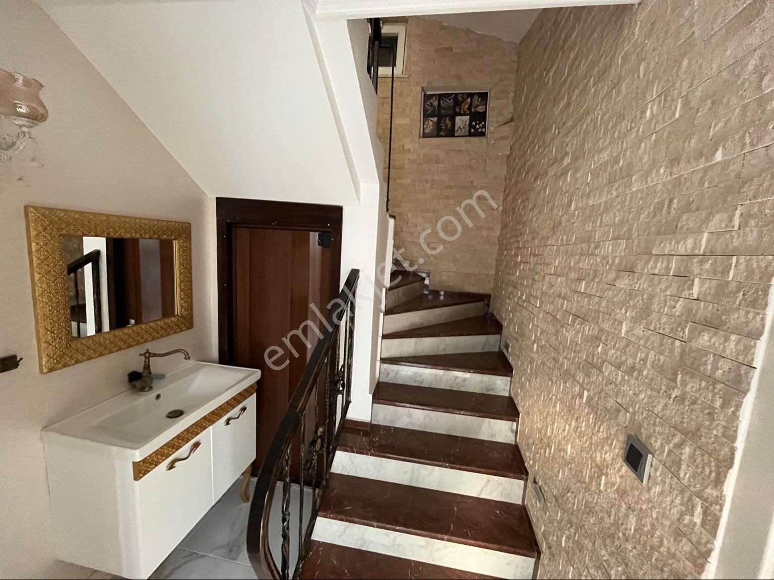 Miray Emlaktan Yeşil Mahallede Kiralık Tripleks Daire - Görsel 6