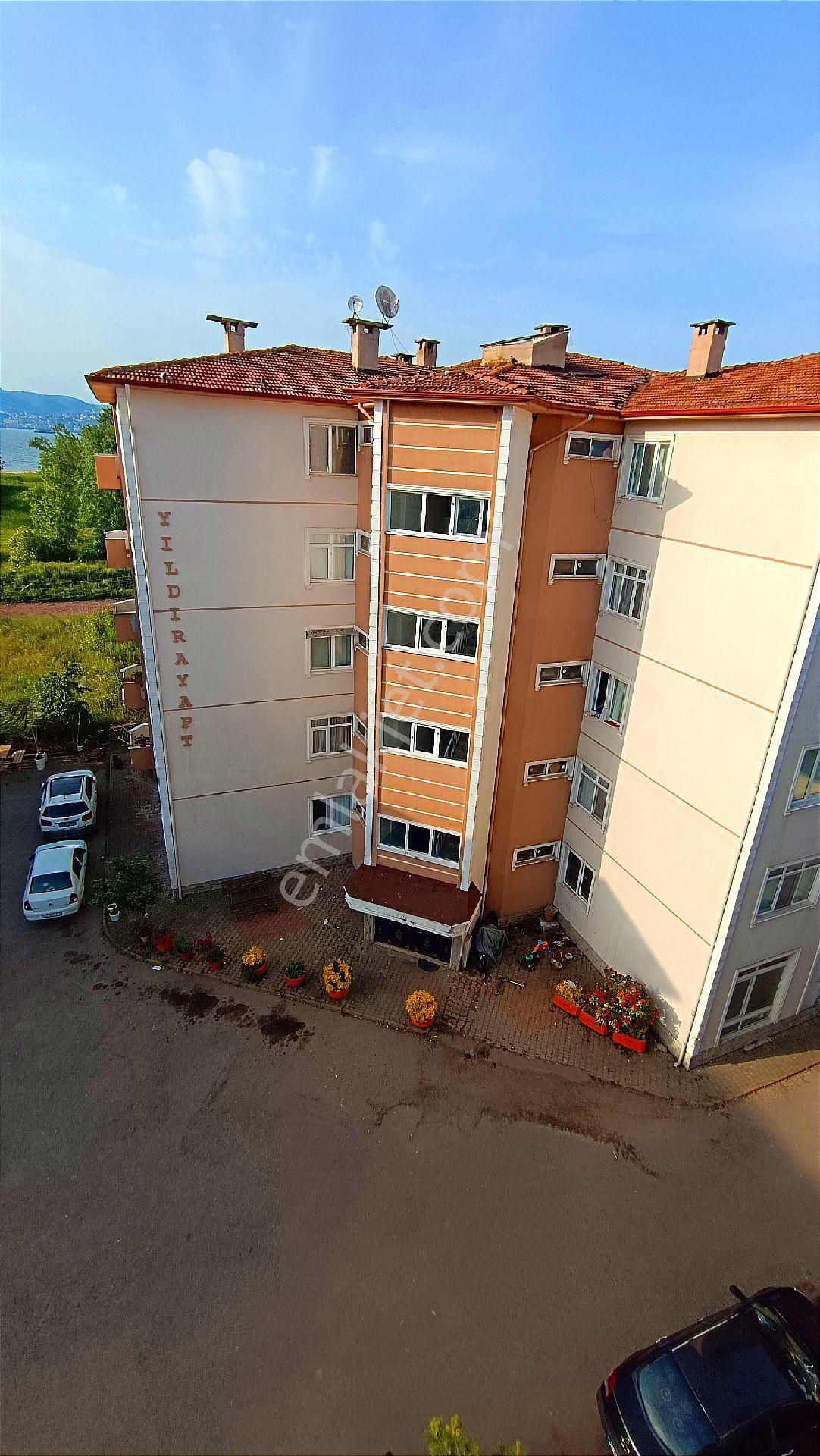 Başiskele Karşıyaka Satılık Daire 3+1 130m2 Başiskele OKULLAR BOLGESİNDE SATILIK DAİRE 