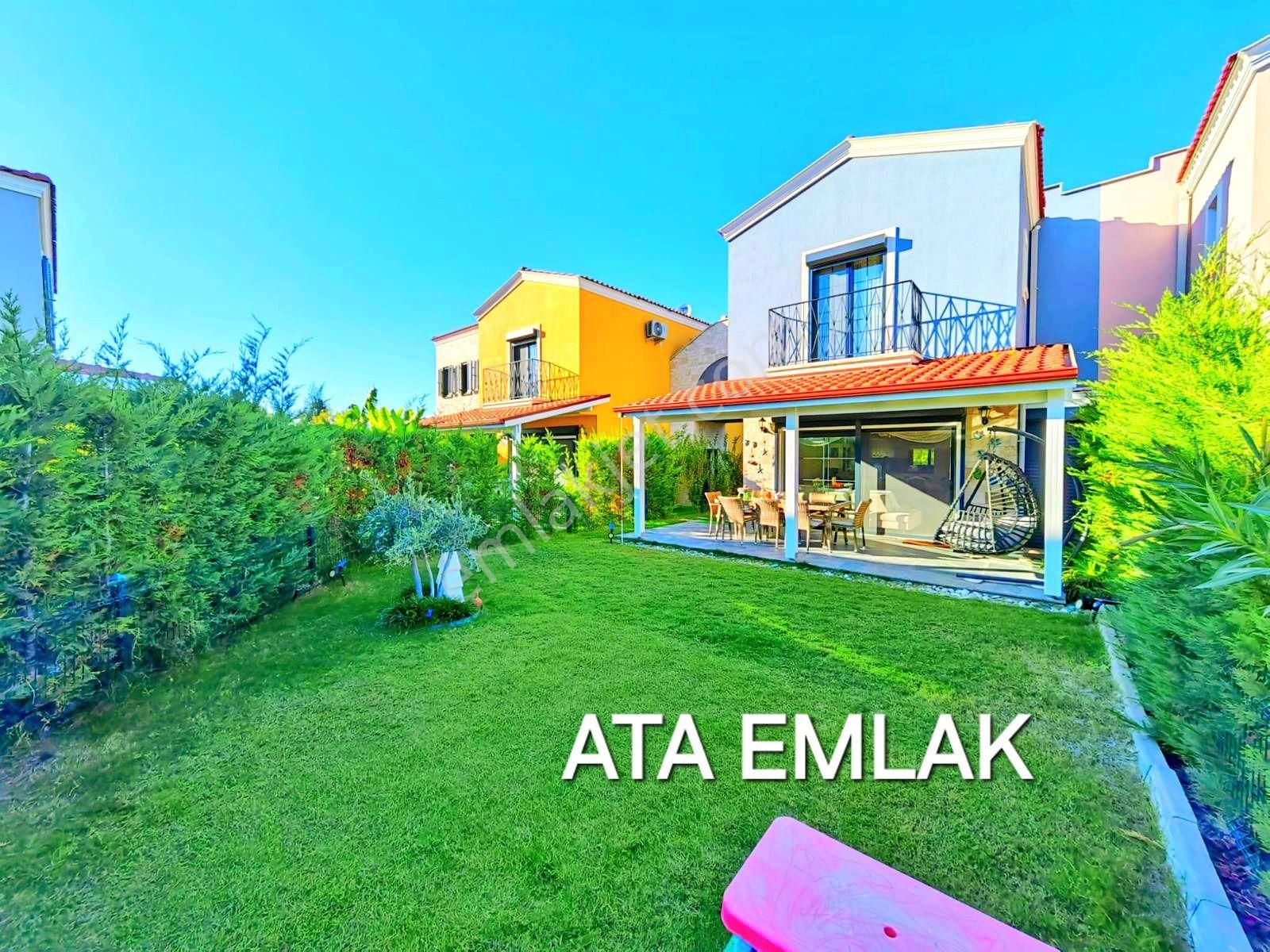 Kuşadası Karaova Satılık Villa KUŞADASINDA DENİZE YAKIN HAVUZLU SİTEDE YAZ-KIŞ OTURMAYA UYGUN DOĞALGAZLI BAHÇELİ VİLLA