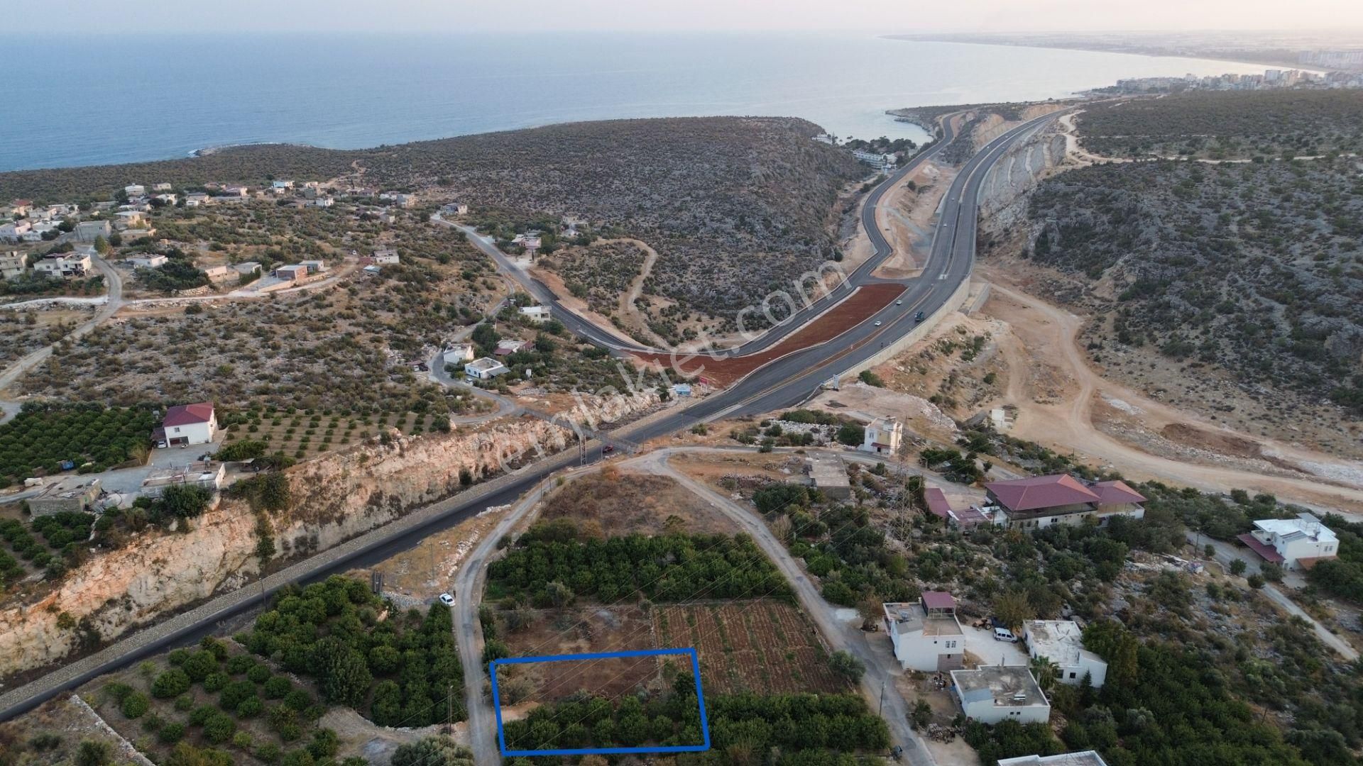 Silifke Narlıkuyu Satılık Bağ & Bahçe NARLIKUYU DENİZ MANZARALI  307 M2 KONTEYNER BUNGALOV YERİ 