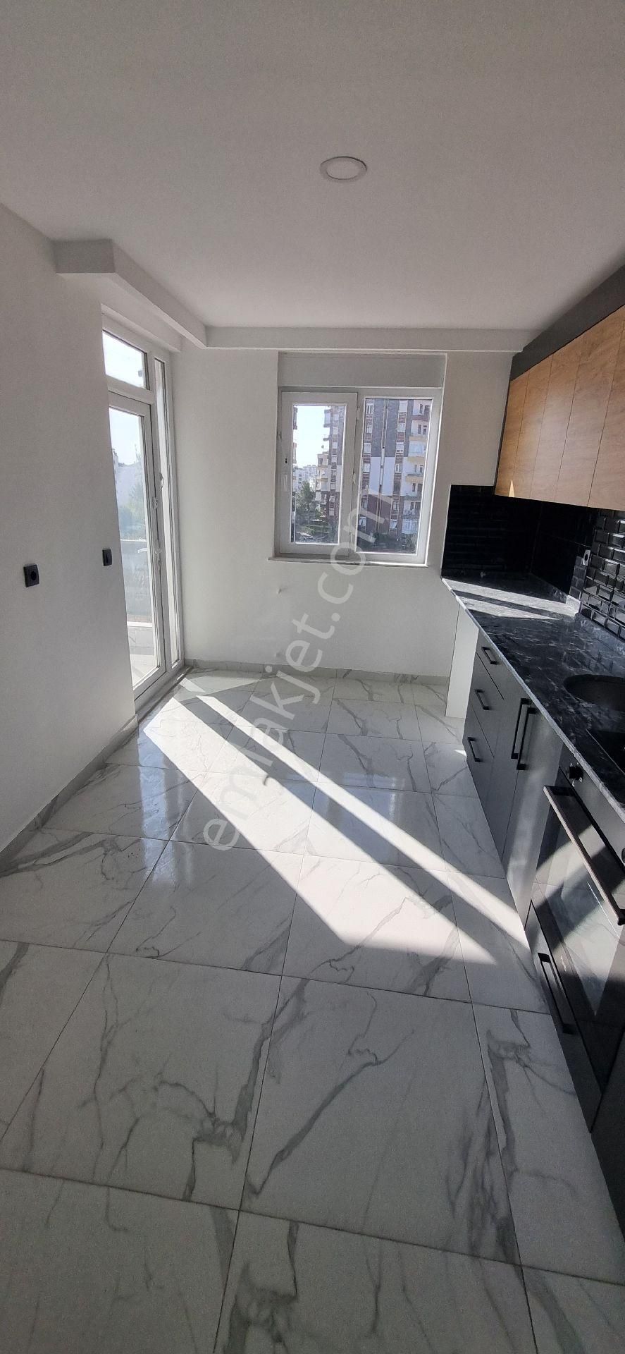 Kepez Karşıyaka Satılık Daire   KARŞIYAKA 3+1130 M2 ARAKAT SATILIK DAİRE